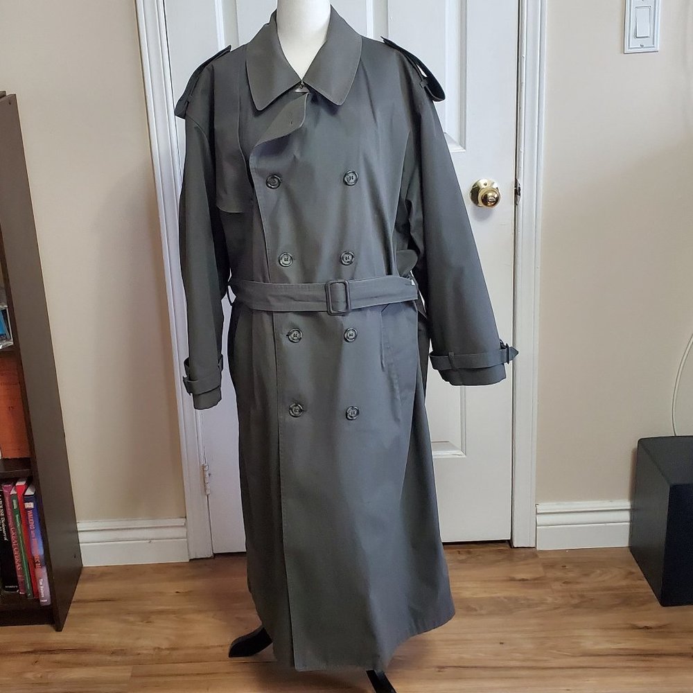 London Fog Water Repellent Belted Men's Trench Coat/Overcoat Size 40R